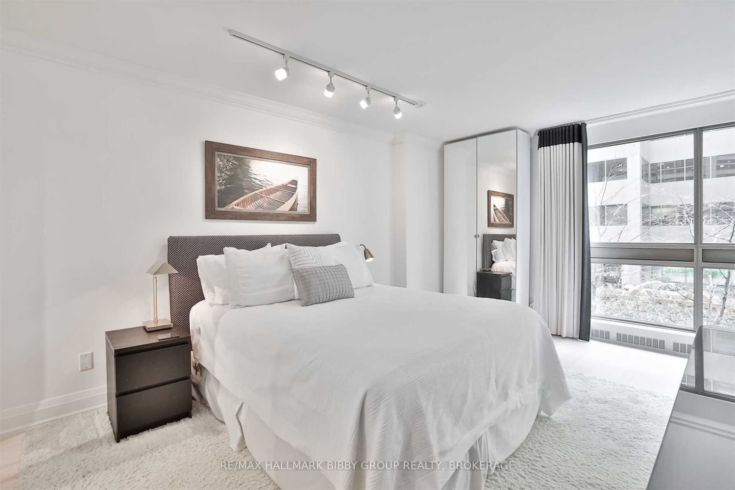 61 St Clair Ave W, unit 206 for rent - image #17