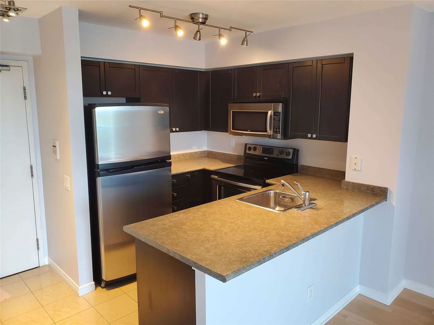 28 Harrison Garden Blvd, unit 1006 for rent - image #4