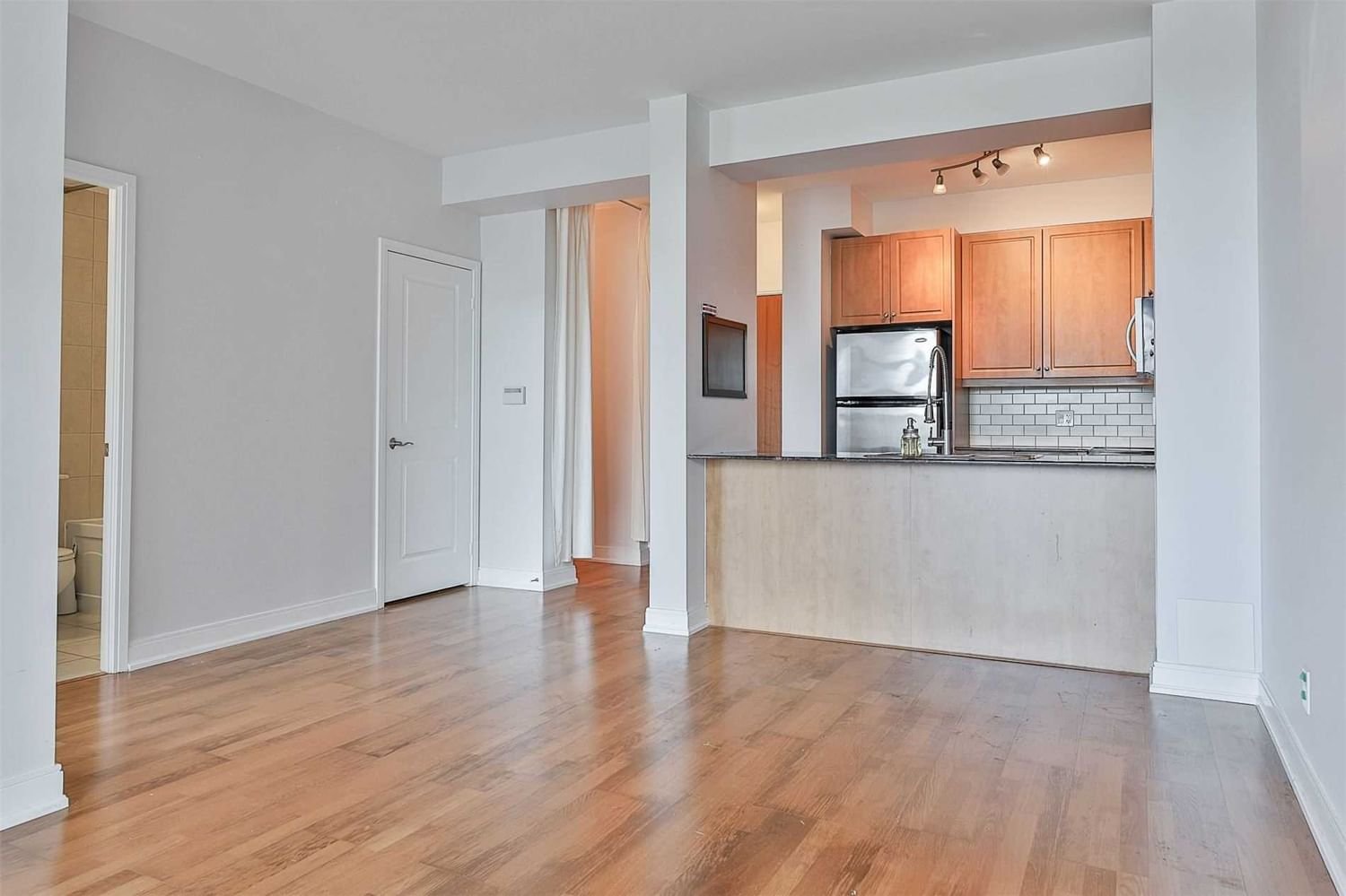 88 Broadway Ave, unit 206 for sale - image #9