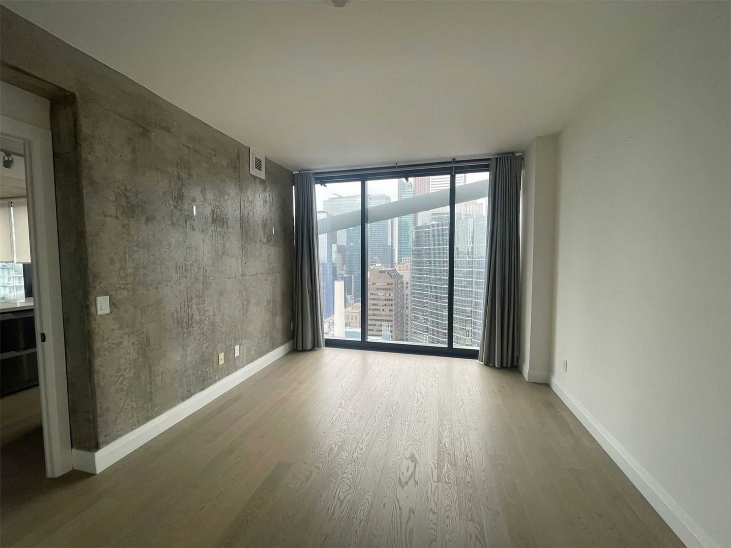 224 King St W, unit 2803 for rent - image #11