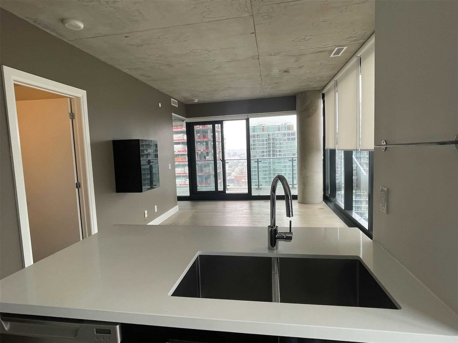 224 King St W, unit 2803 for rent - image #5