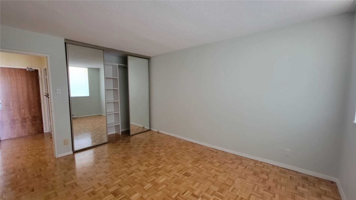 914 Yonge St, unit 1707 for rent