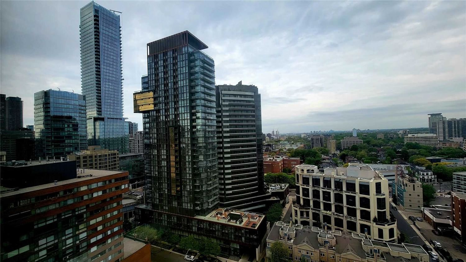 914 Yonge St, unit 1707 for rent