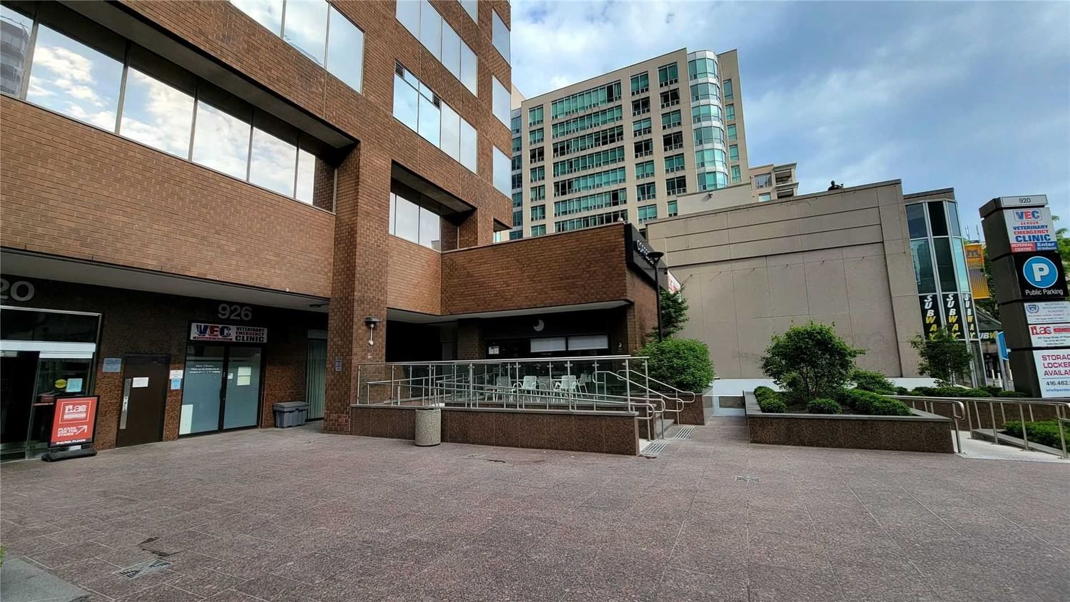 914 Yonge St, unit 1707 for rent