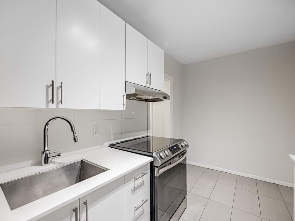 310 Lonsdale Rd, unit Ll3 for rent - image #11