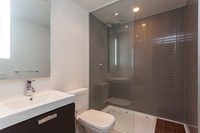 629 King St W, unit 627 for rent - image #14