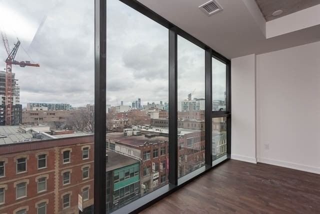 629 King St W, unit 627 for rent - image #4