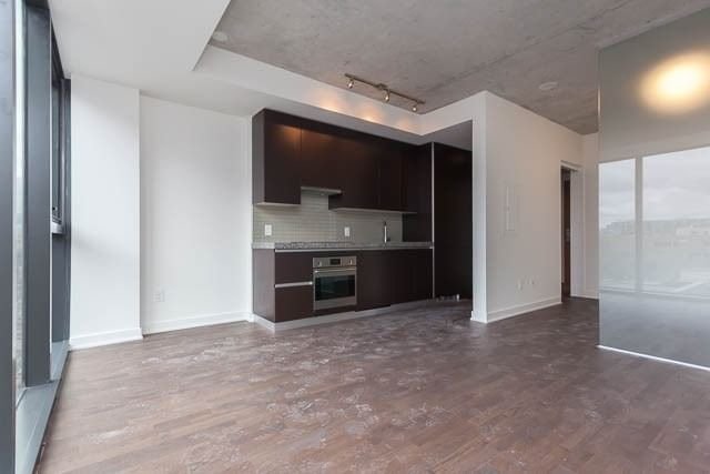 629 King St W, unit 627 for rent - image #6