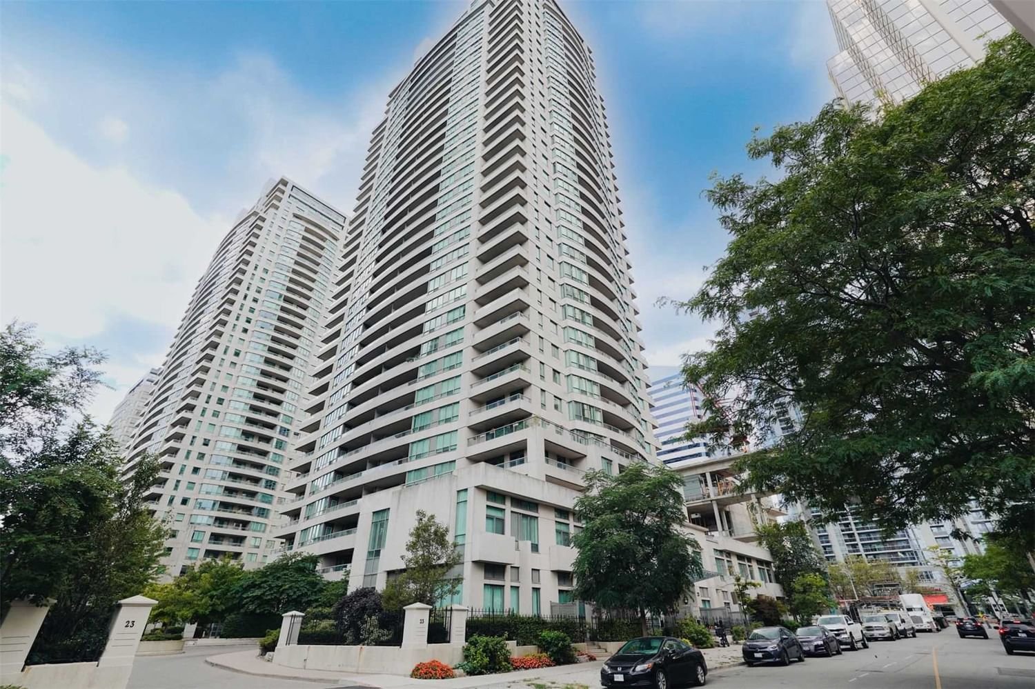 23 Hollywood Ave, unit 3203 for sale - image #1