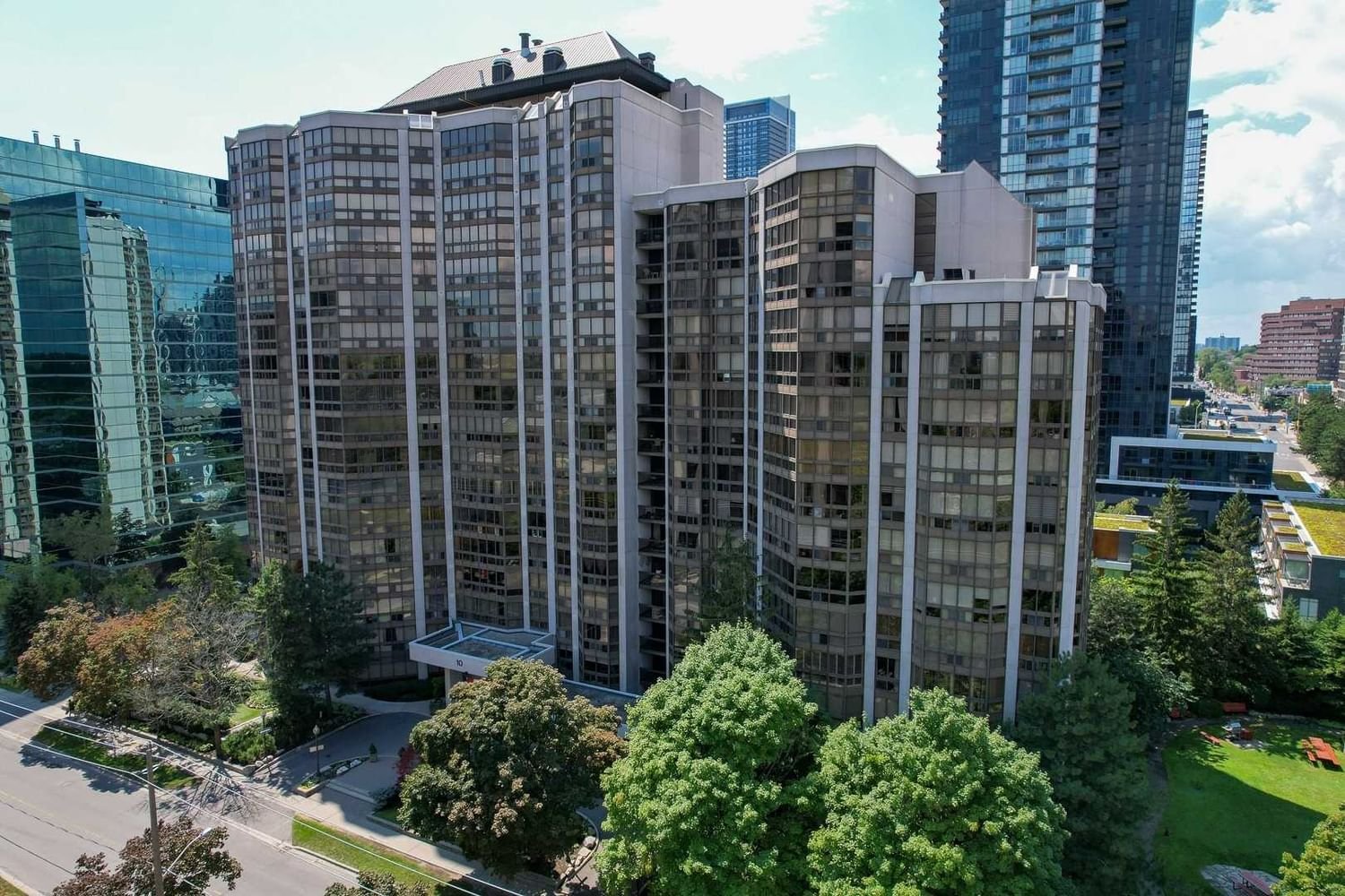 10 Kenneth Ave, unit 1601 for sale - image #1