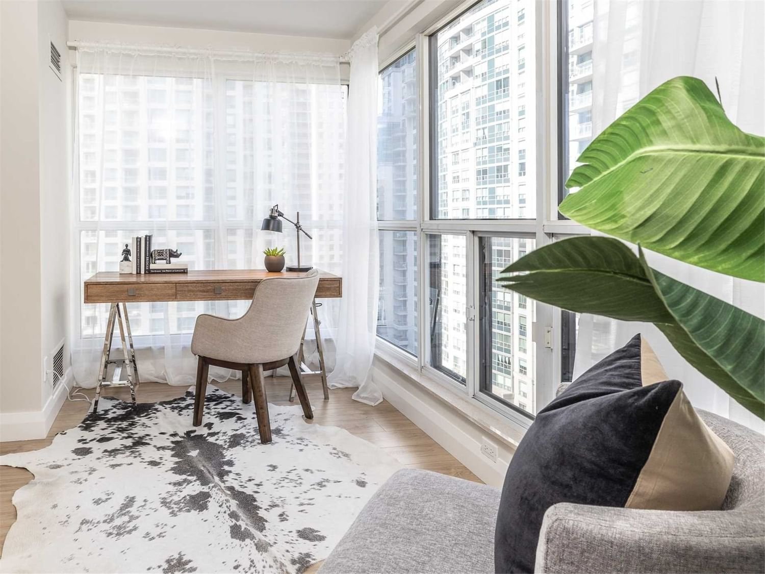 18 Hollywood Ave, unit 1101 for sale - image #7