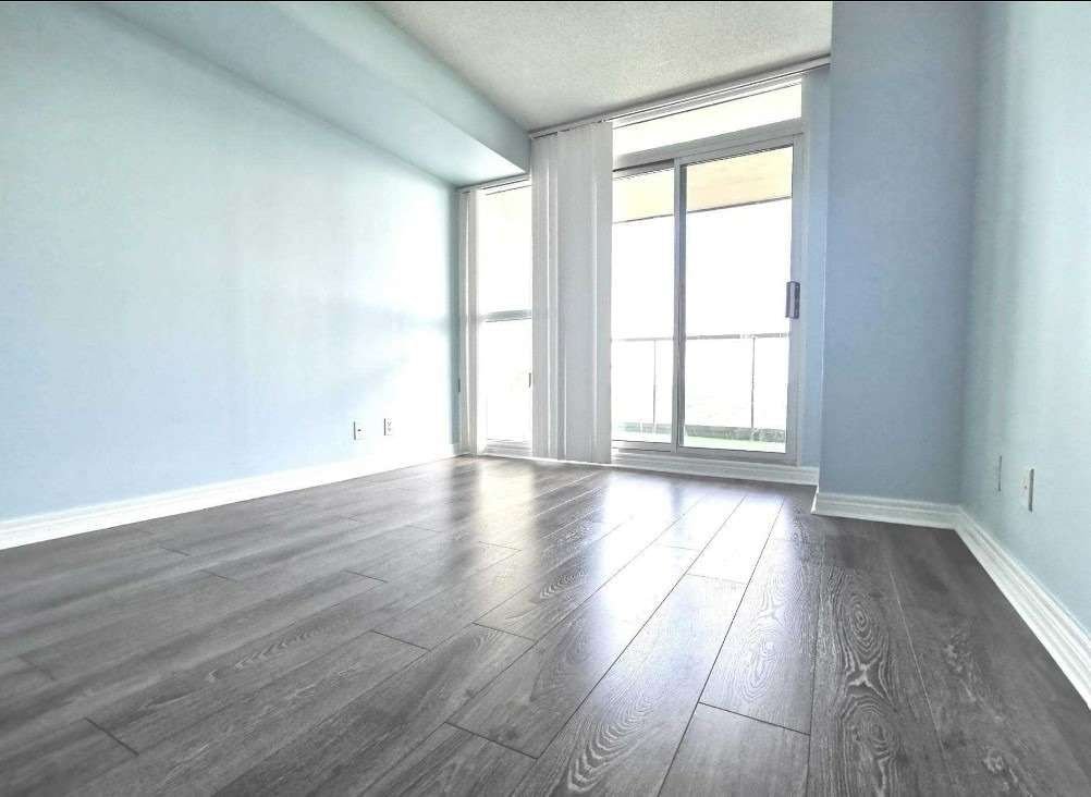 23 Hollywood Ave, unit 3307 for rent - image #2