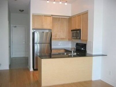 17 Barberry Pl, unit Uph 1 for rent - image #2