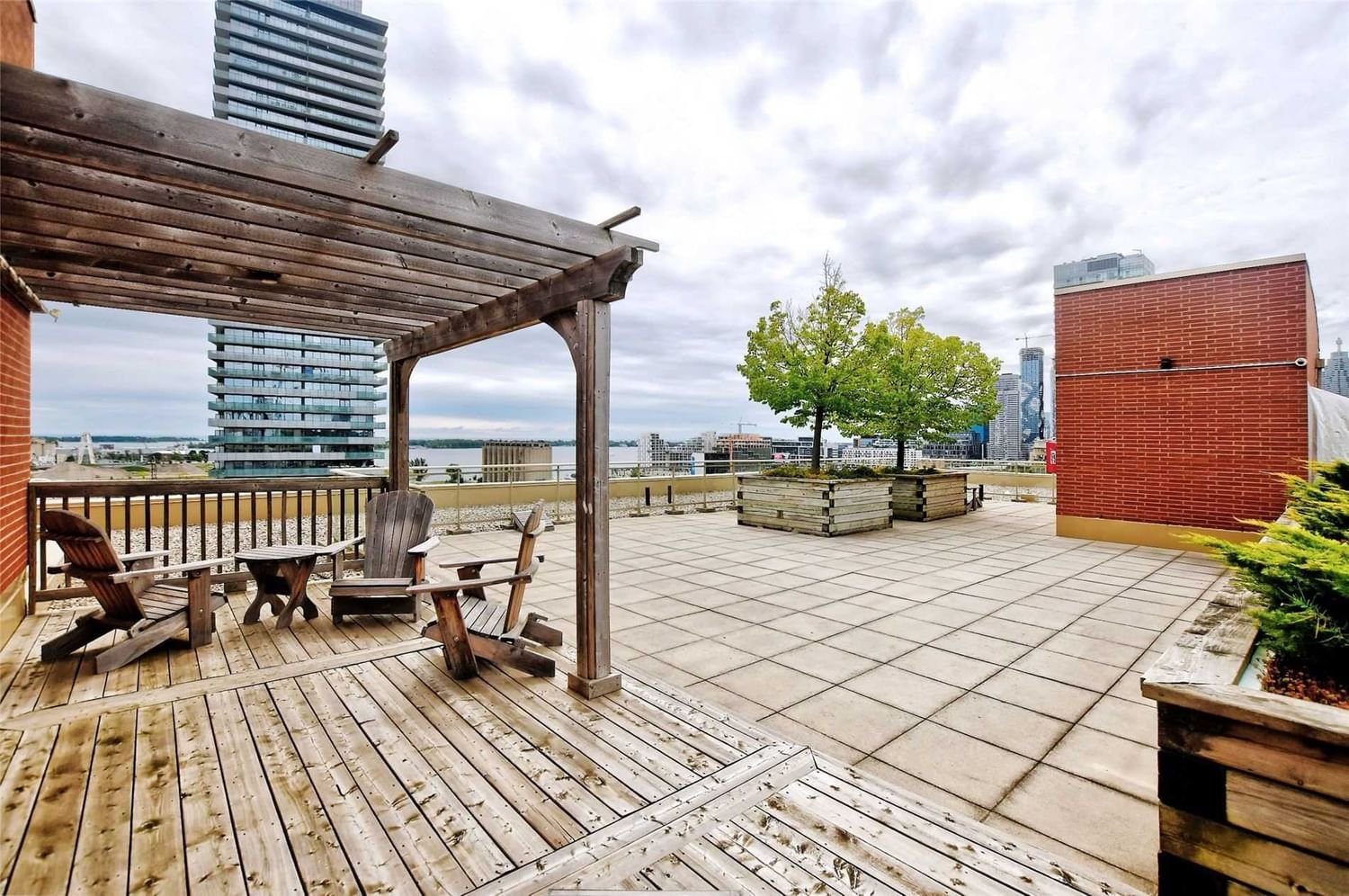 80 Mill St, unit 712 for rent - image #35