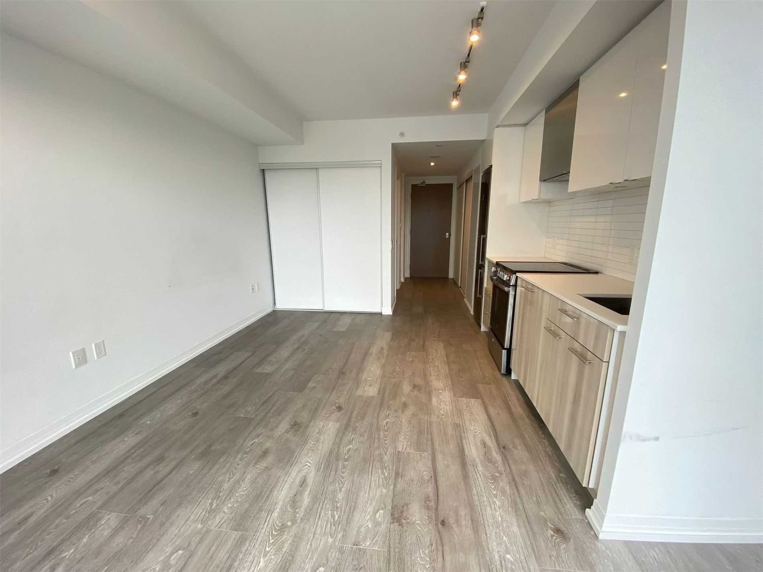 251 Jarvis St, unit 1412 for rent - image #2