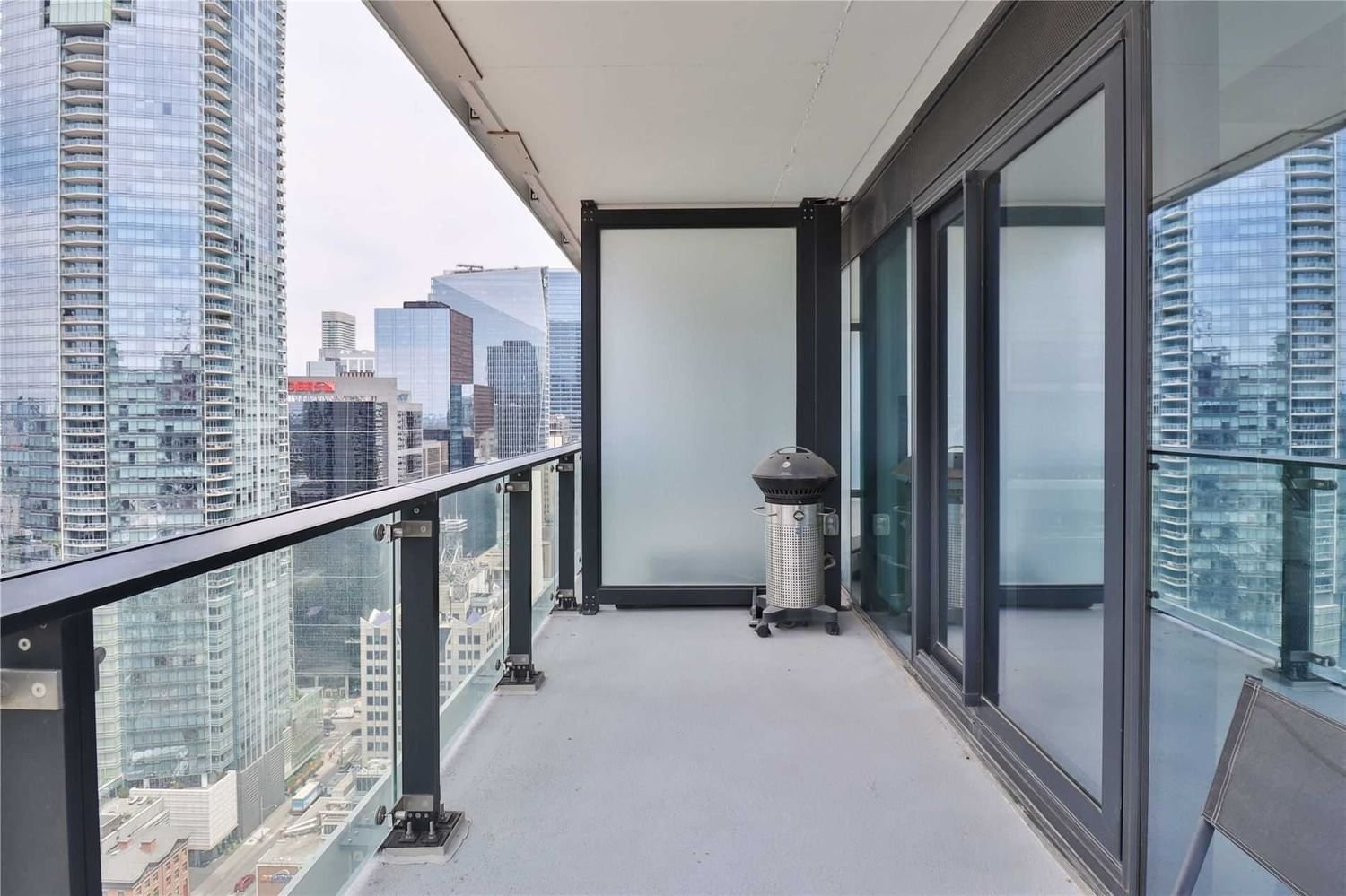 224 King St W, unit 2801 for rent - image #18