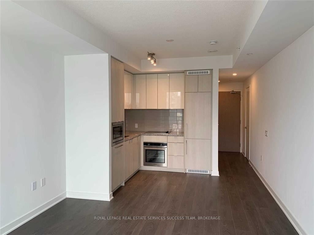 125 Blue Jays Way, unit 4610 for rent - image #4