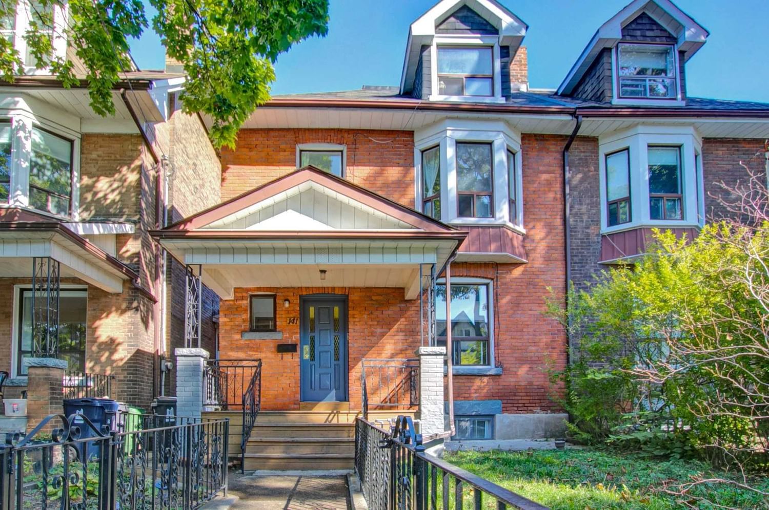 141 Beatrice St 6 Beds 2 Baths