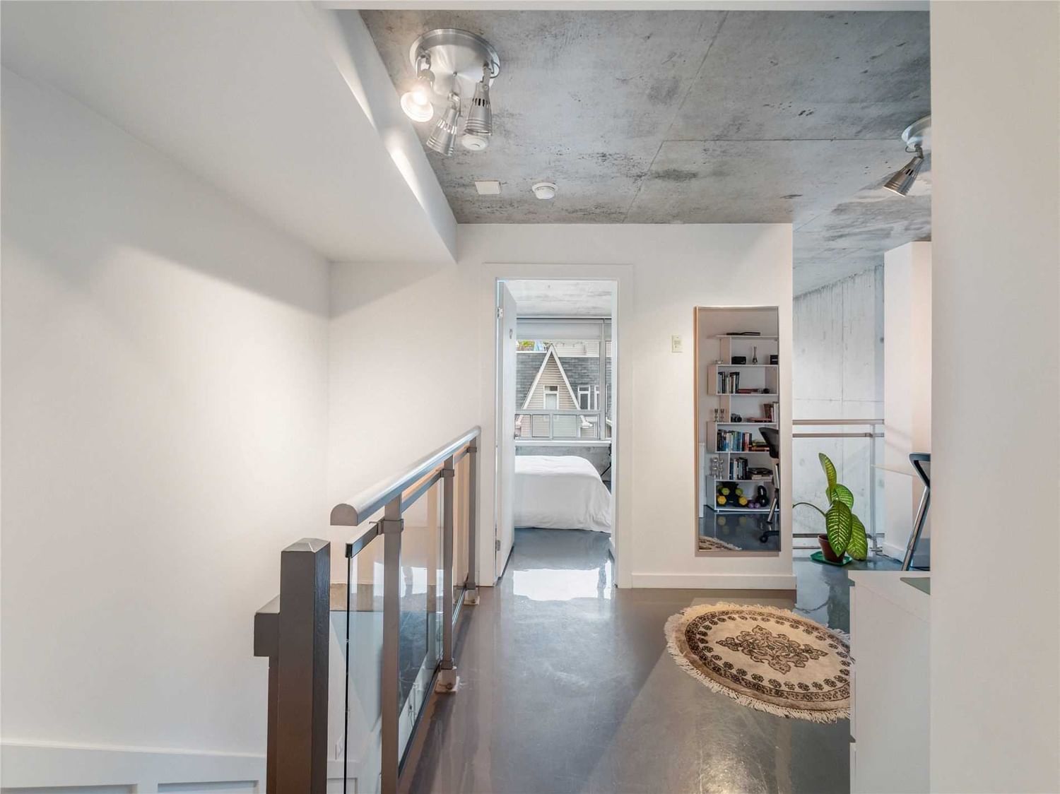 954 King St W, unit 318 for sale