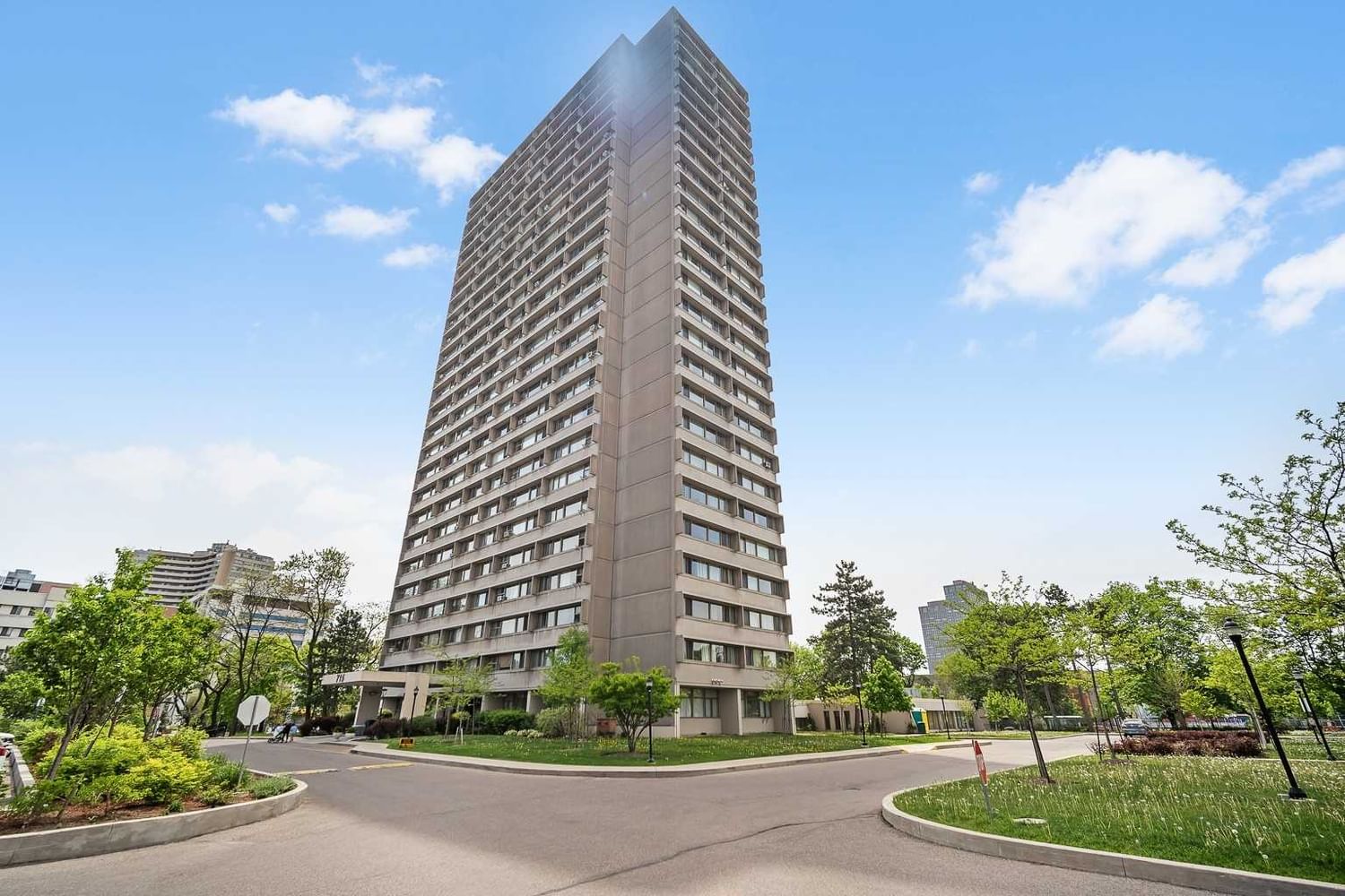 715 Don Mills Rd, unit 1008 for rent