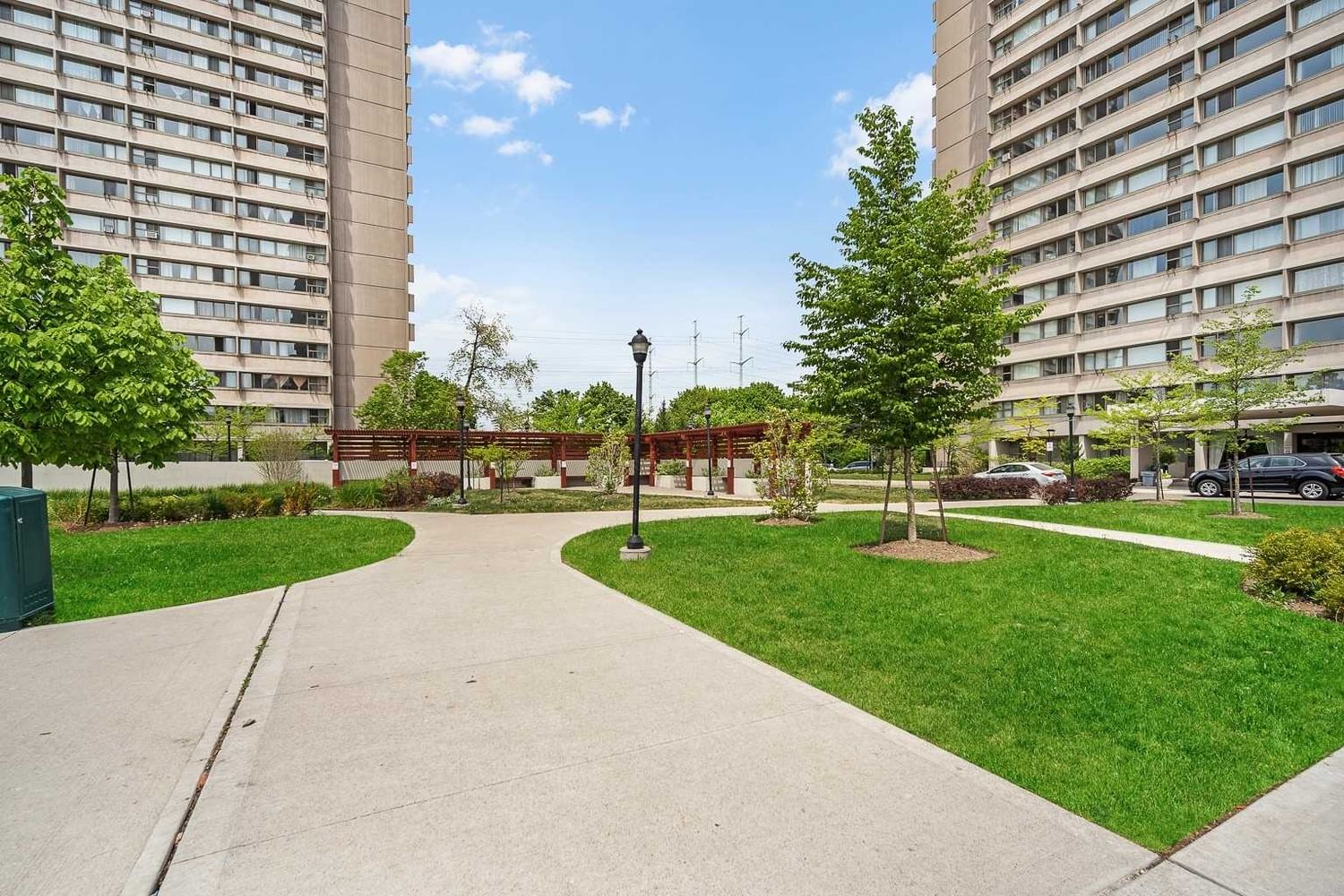 715 Don Mills Rd, unit 1008 for rent