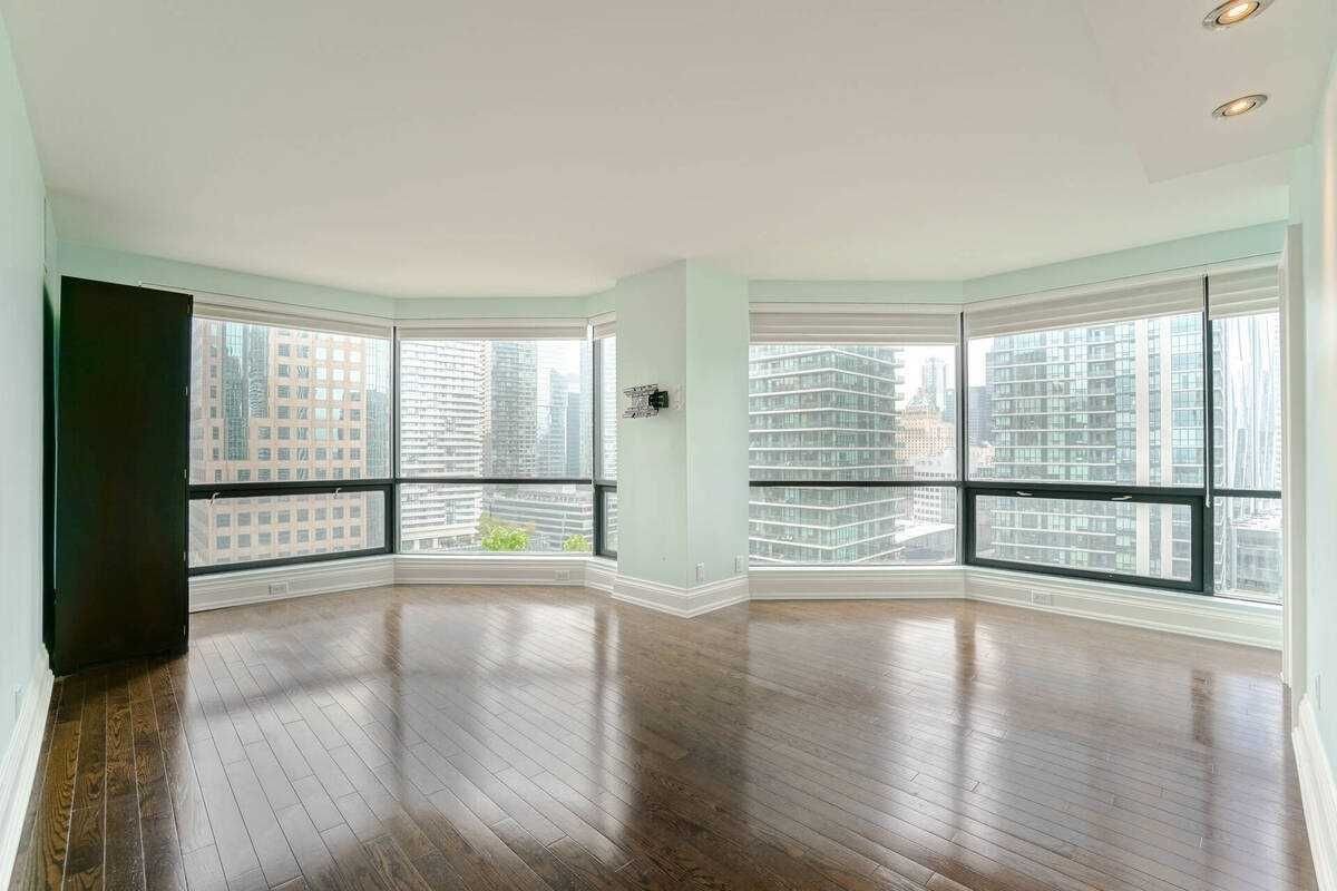 10 Queens Quay, unit Sph2309 for rent - image #21