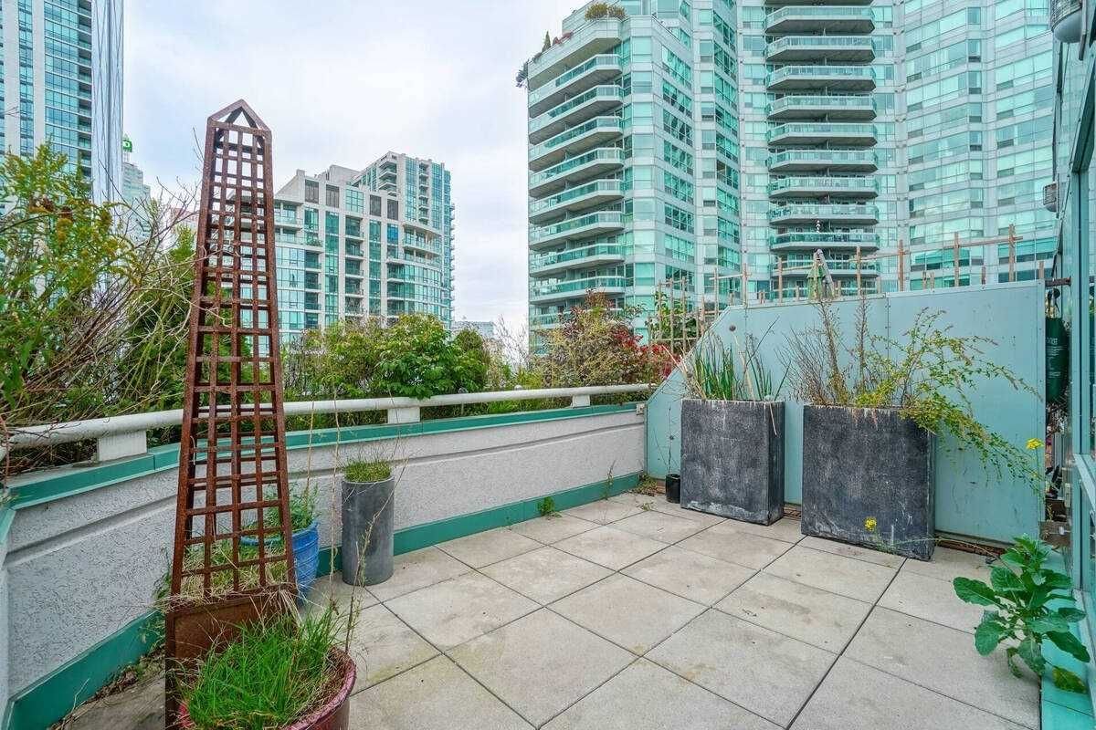 10 Queens Quay, unit Sph2309 for rent - image #32