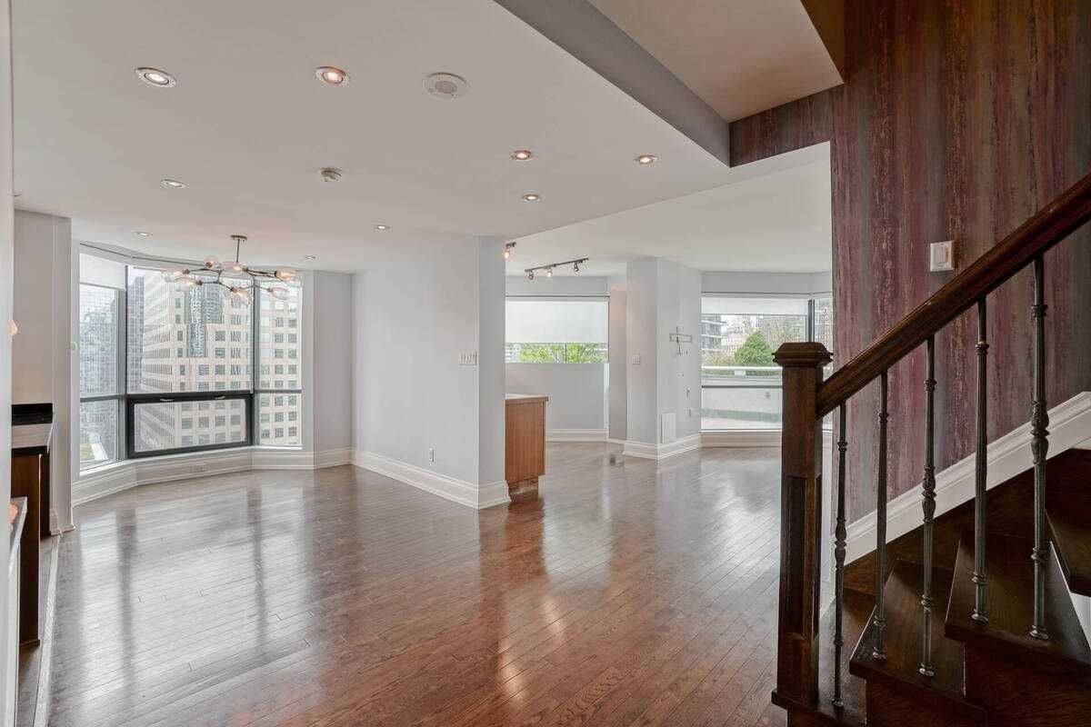 10 Queens Quay, unit Sph2309 for rent - image #5