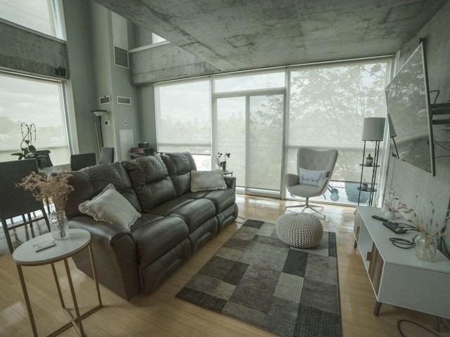 954 King St W, unit 516 for rent - image #15