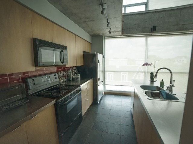 954 King St W, unit 516 for rent - image #21