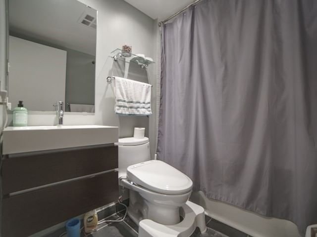 954 King St W, unit 516 for rent - image #23