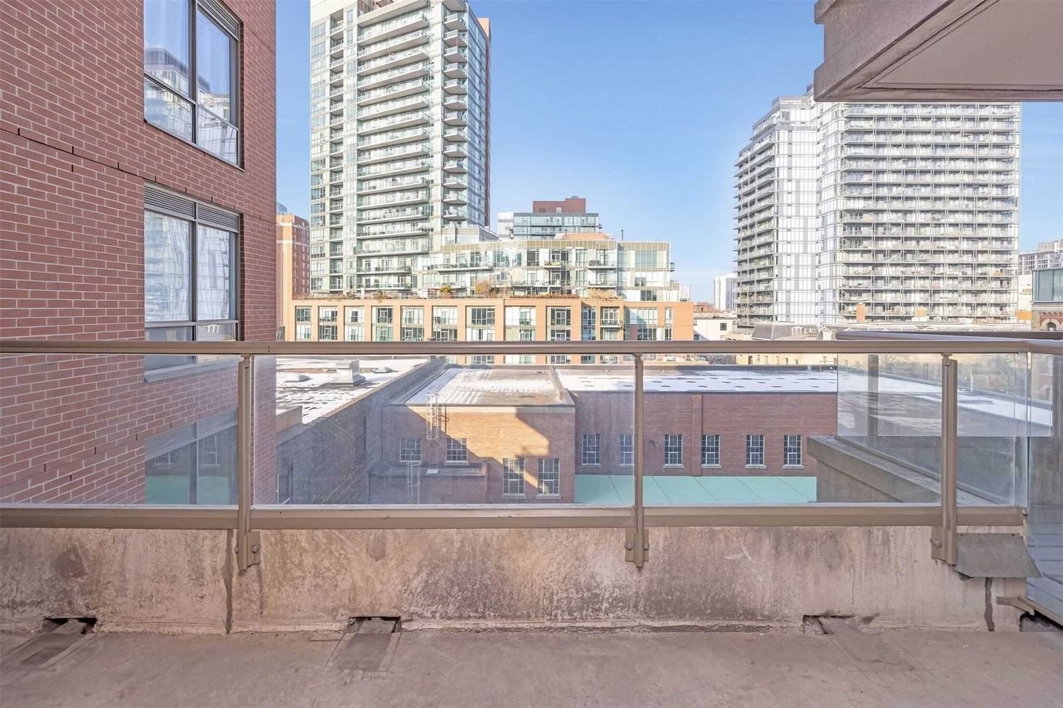 168 King St E, unit 613 for sale