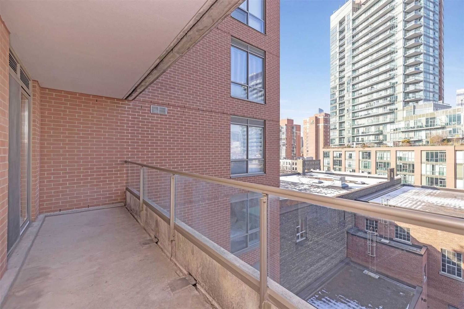 168 King St E, unit 613 for sale