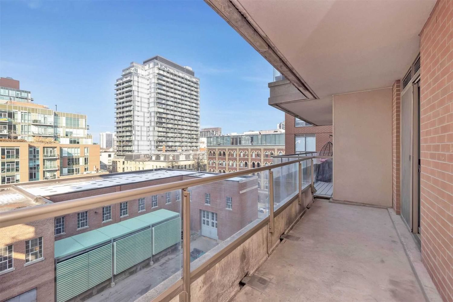 168 King St E, unit 613 for sale