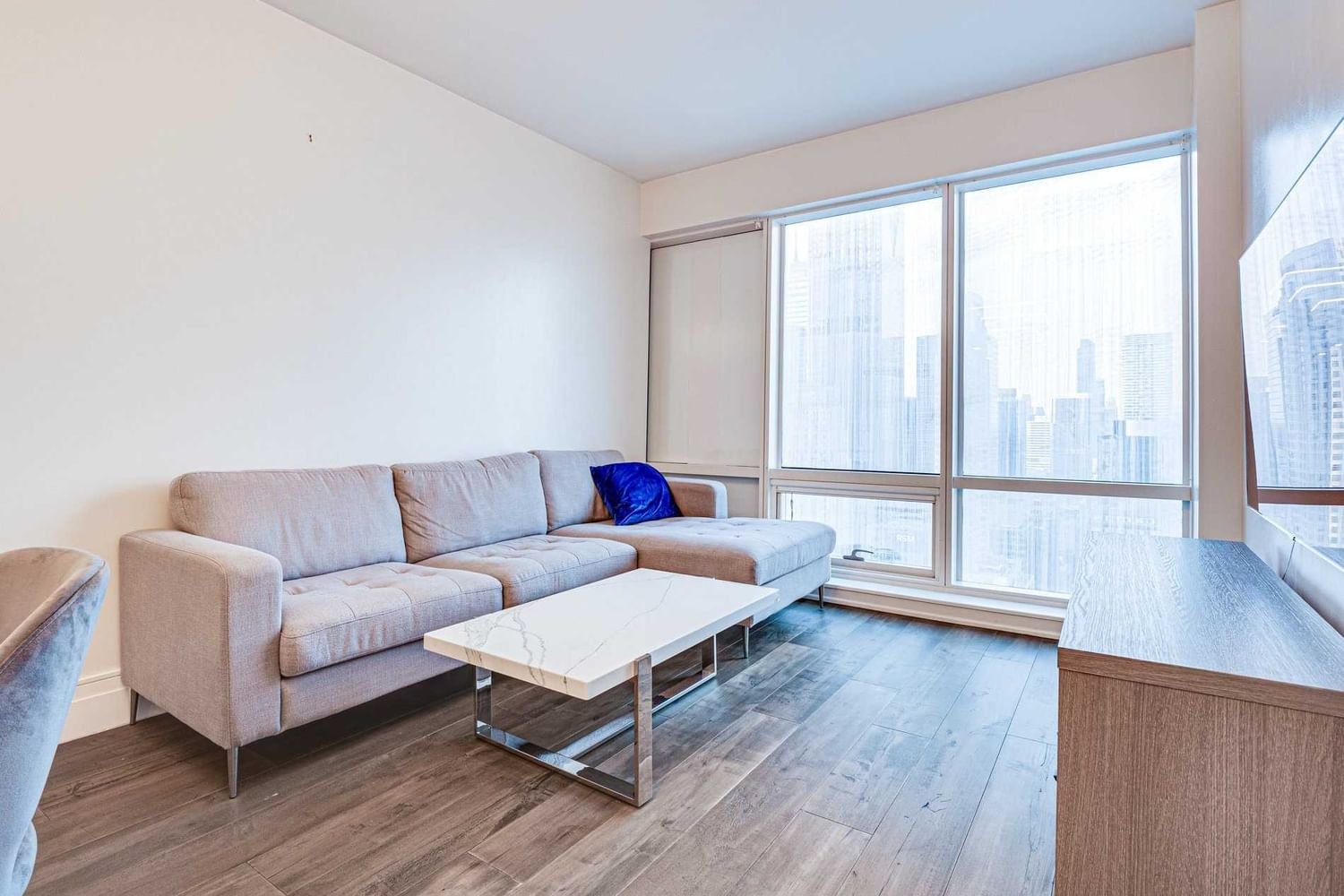 8 The Esplanade Ave, unit 4205 for rent - image #6