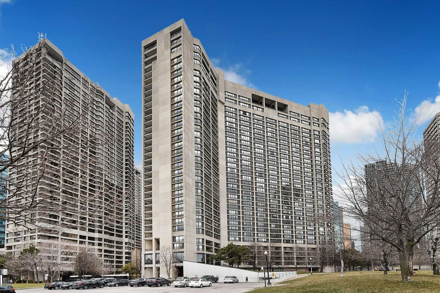 33 Harbour Sq, unit 1212 for rent