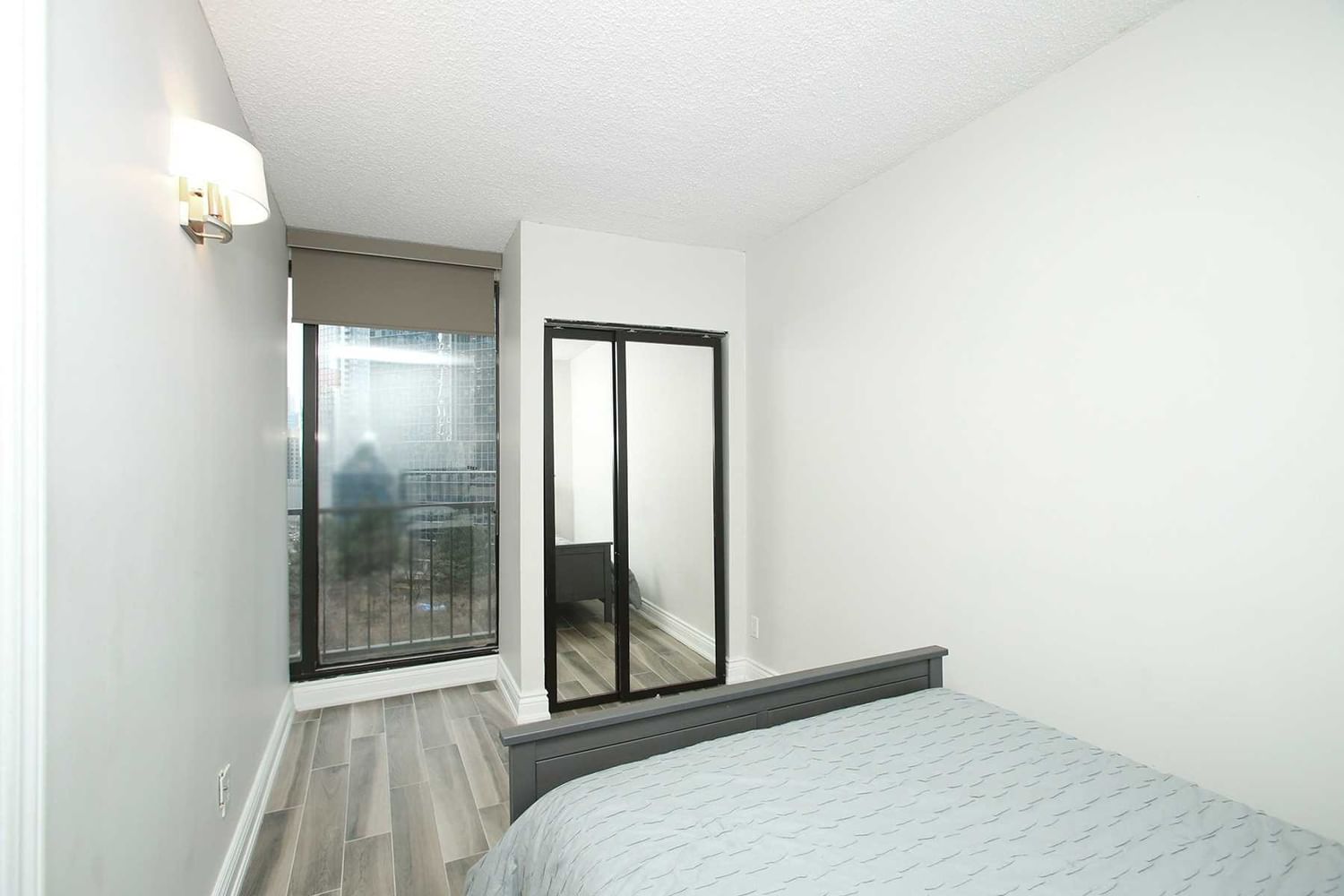 33 Harbour Sq, unit 1212 for rent