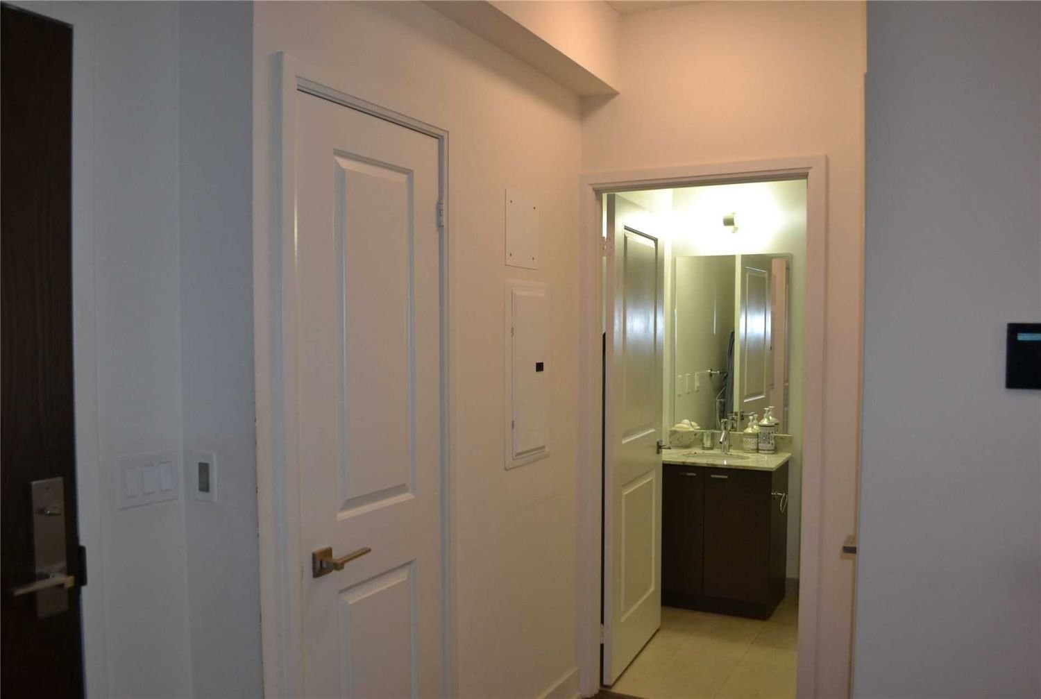 88 Sheppard Ave E, unit 201 for rent - image #12