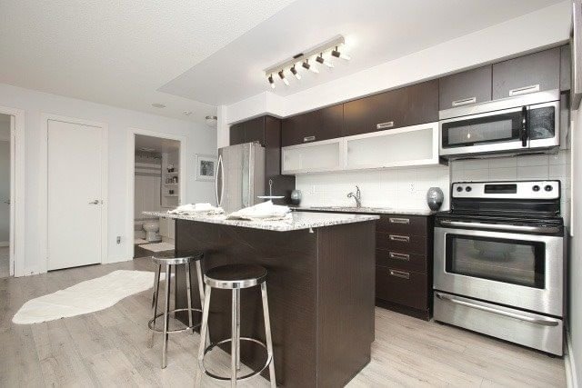 100 Western Battery Rd, unit 1205 for rent - image #8