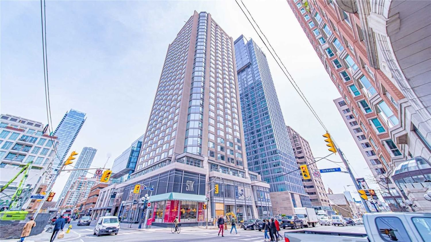 155 Yorkville Ave, unit 1517 for rent - image #1