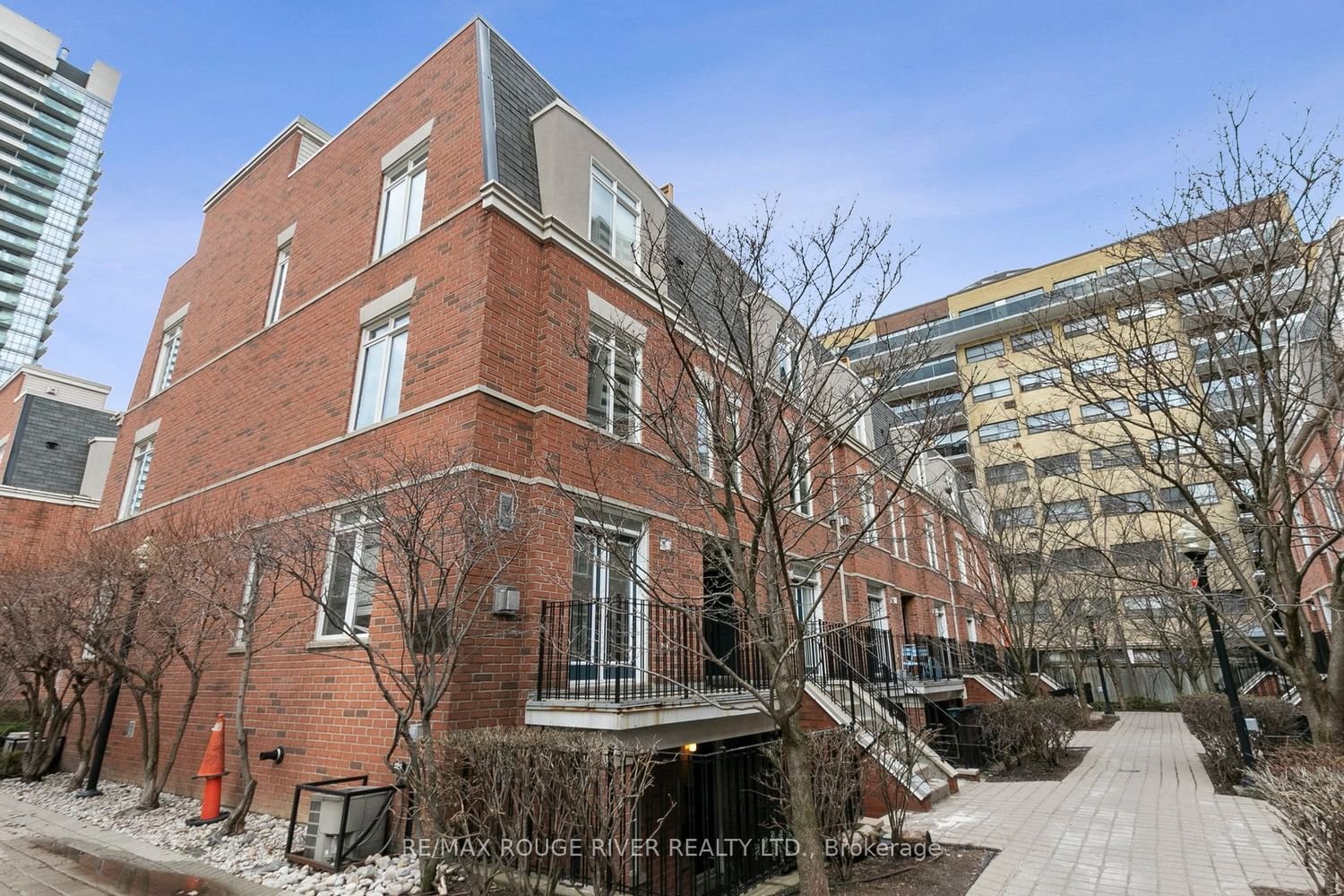 415 Jarvis St, unit 150 for rent - image #1