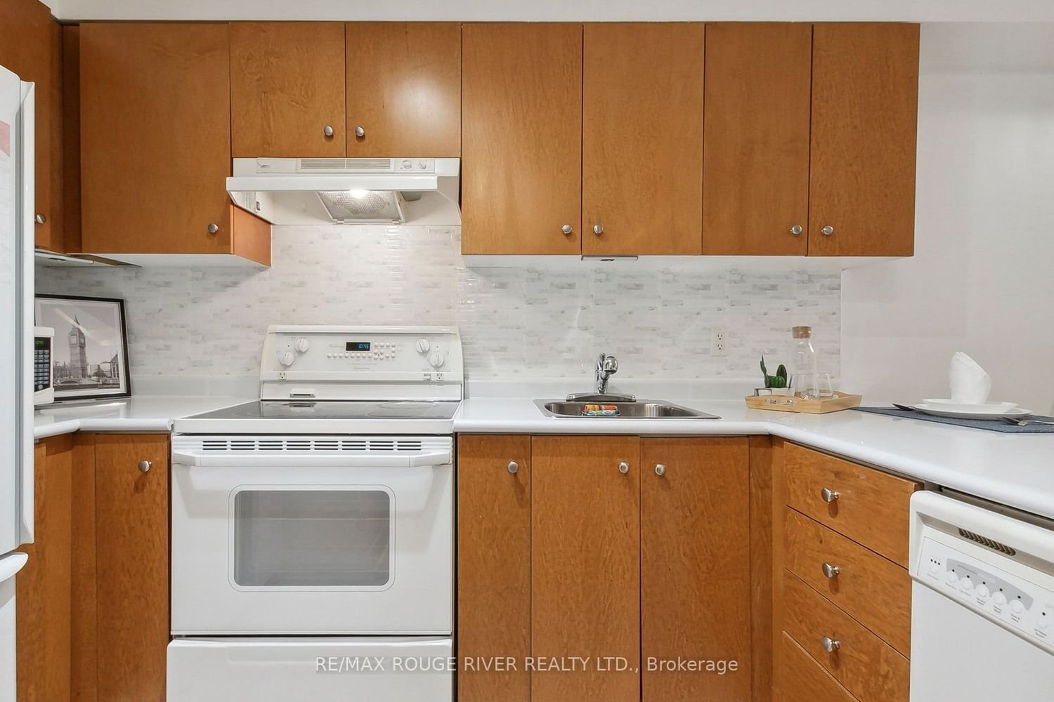 415 Jarvis St, unit 150 for rent - image #13