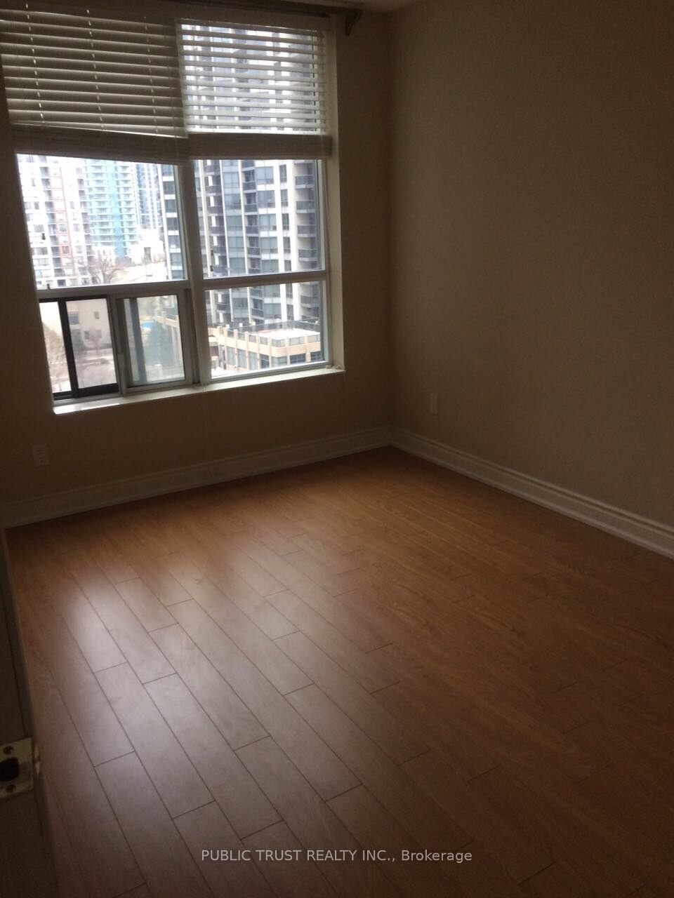 5 Northtown Way, unit 910 for rent - image #3