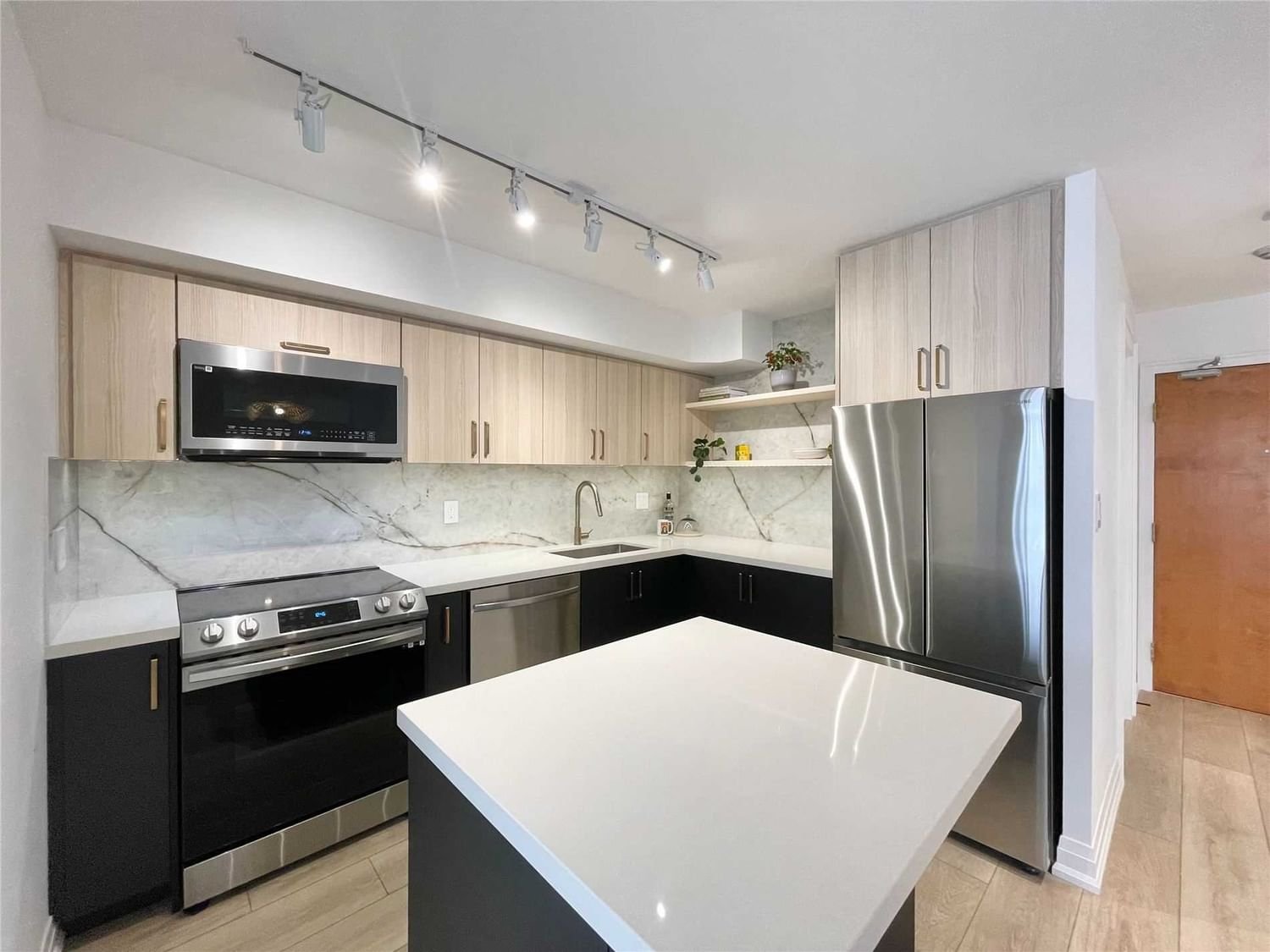 80 Mill St, unit 801 for rent - image #3