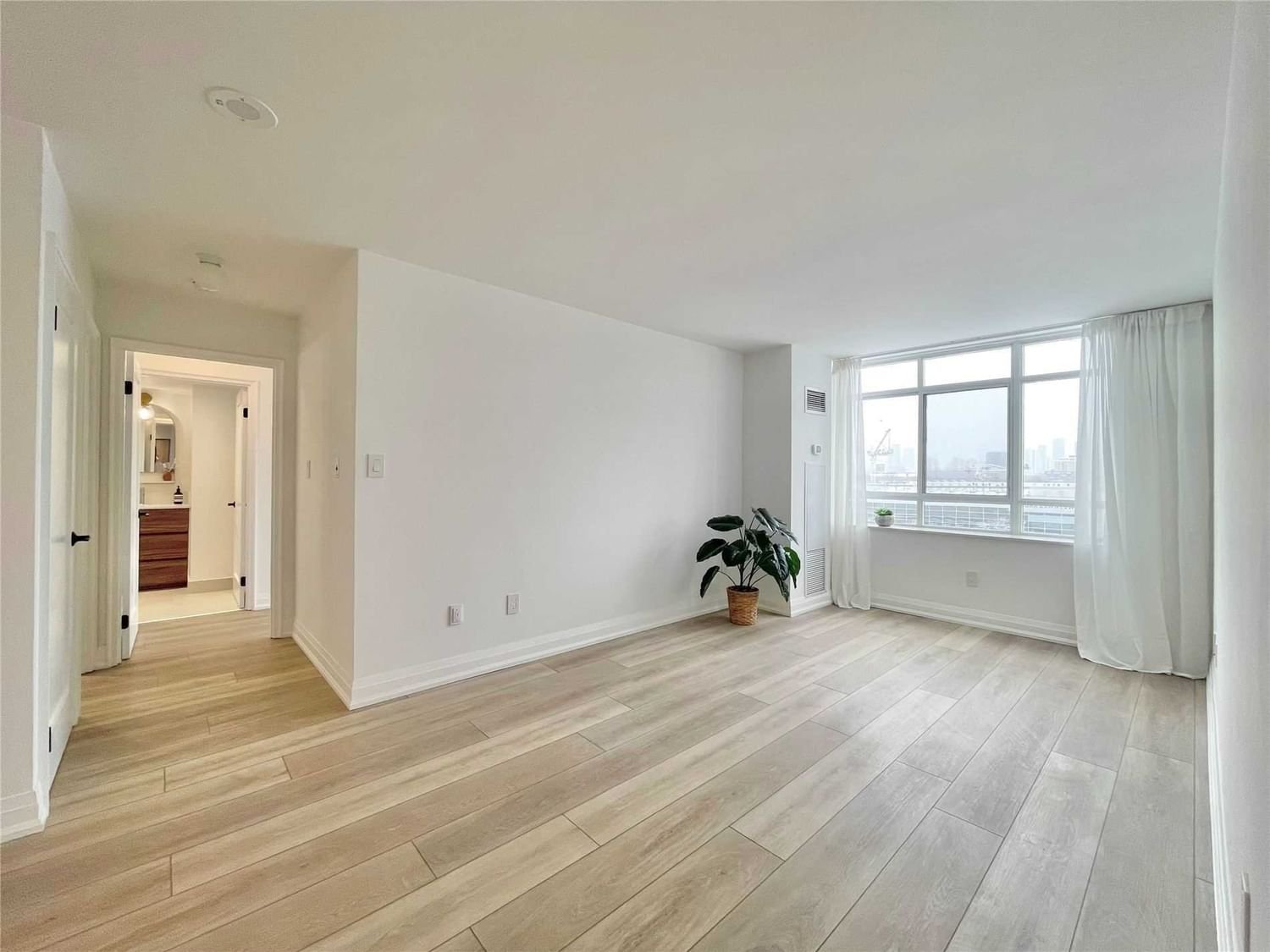 80 Mill St, unit 801 for rent - image #7