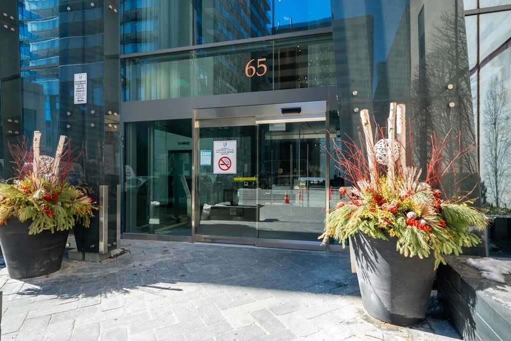 65 St Mary St, unit 3802 for rent - image #2