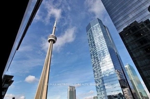 30 Grand Trunk Cres, unit 2807 for rent - image #1
