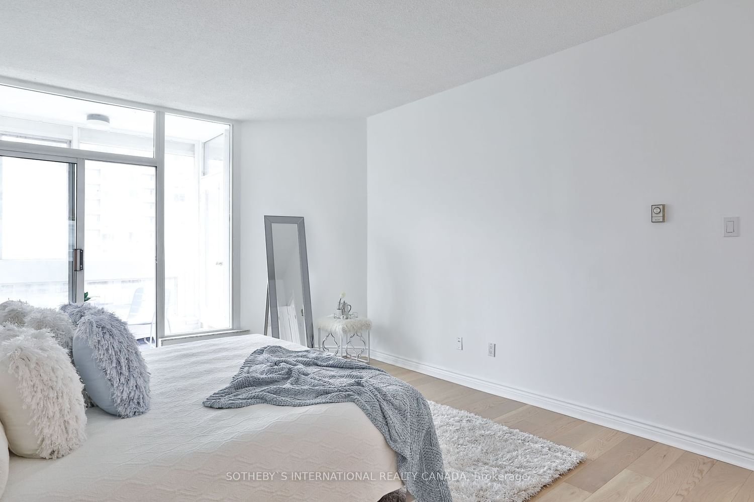 7 Broadway Ave, unit 1003 for rent - image #20
