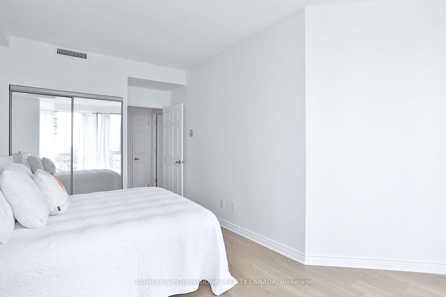 7 Broadway Ave, unit 1003 for rent - image #26