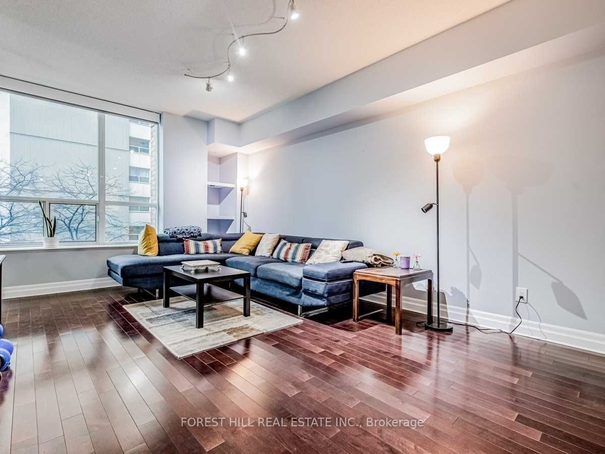 70 Alexander St, unit 305 for rent